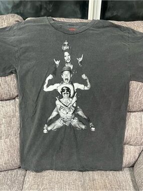 Red Hot Chili Peppers Unlimited Love Tour 2022 T Shirt Men’s S OFFICIAL MERCH